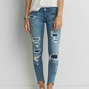 American Eagle Cropped Ripped Jeans: Size 6